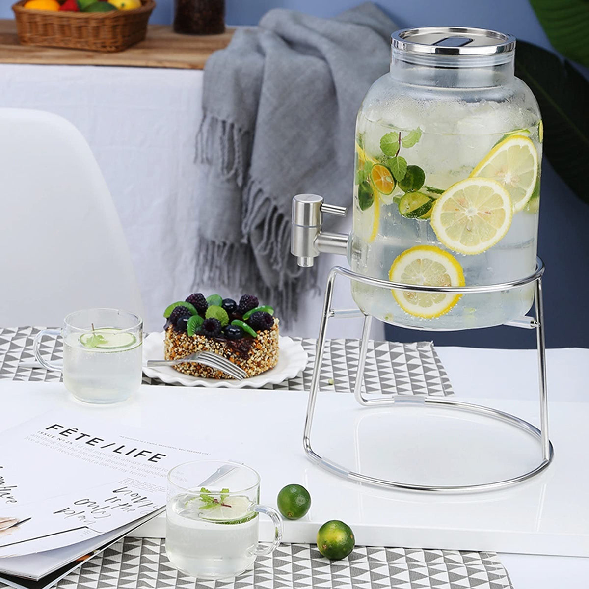 Large-capacity Cold Water Jug with Faucet High Borosilicate Glass Teapot with Base 101.4 Oz O128