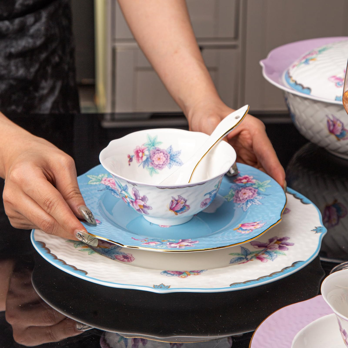 Bone China 12-Piece Dinnerware Set for 4 Y492